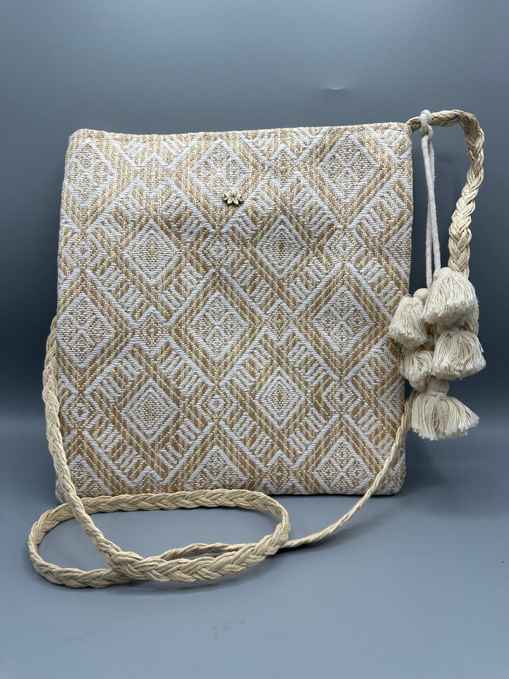 ✨ Cappelli Straworld Woven Straw Geometric Crossbody Bag w/ Tassels (NWOT) ✨